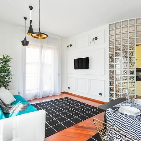 Santa Chiara Apartment By MyhomeinКомо Екстериор снимка