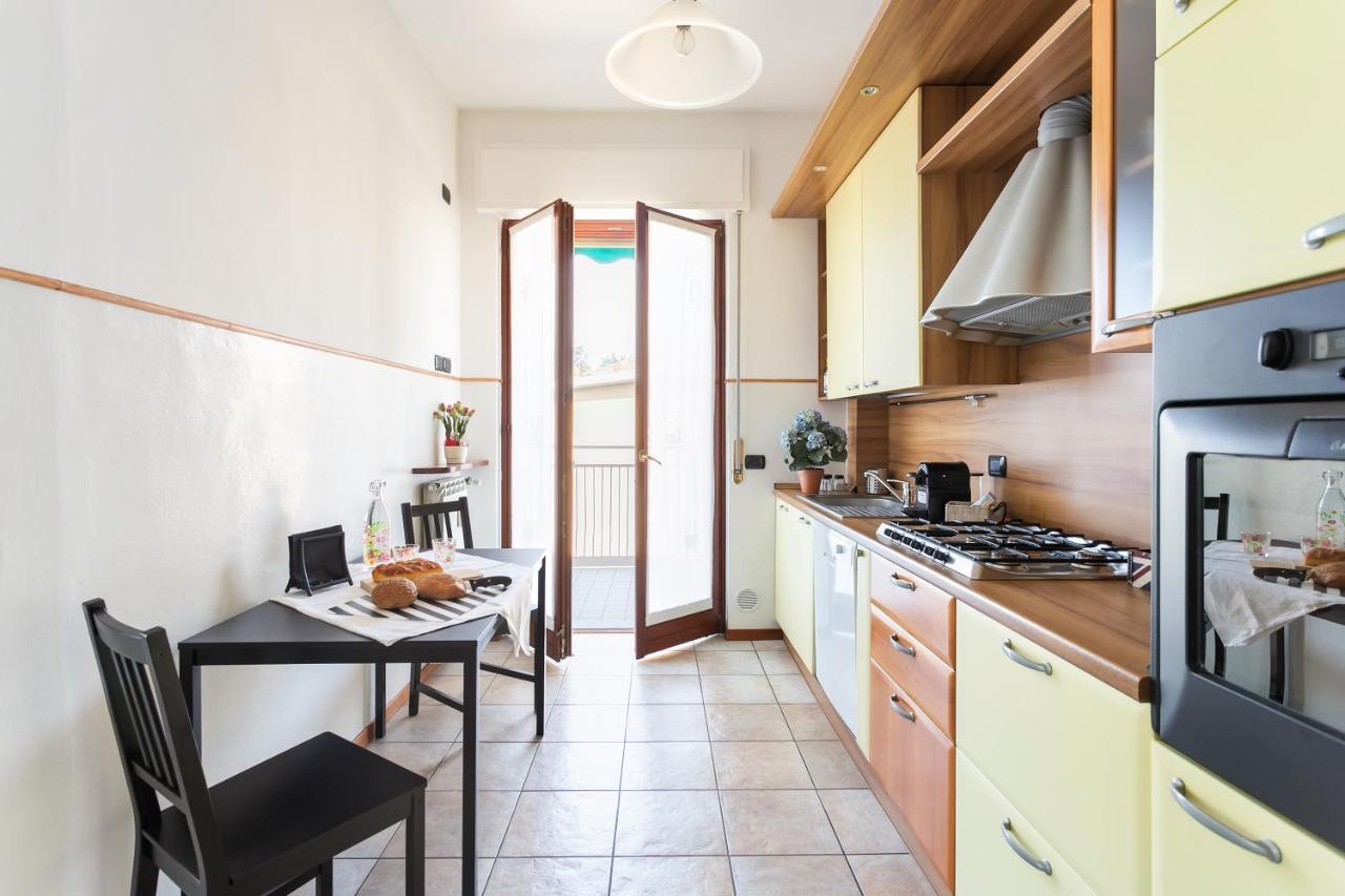 Santa Chiara Apartment By MyhomeinКомо Екстериор снимка