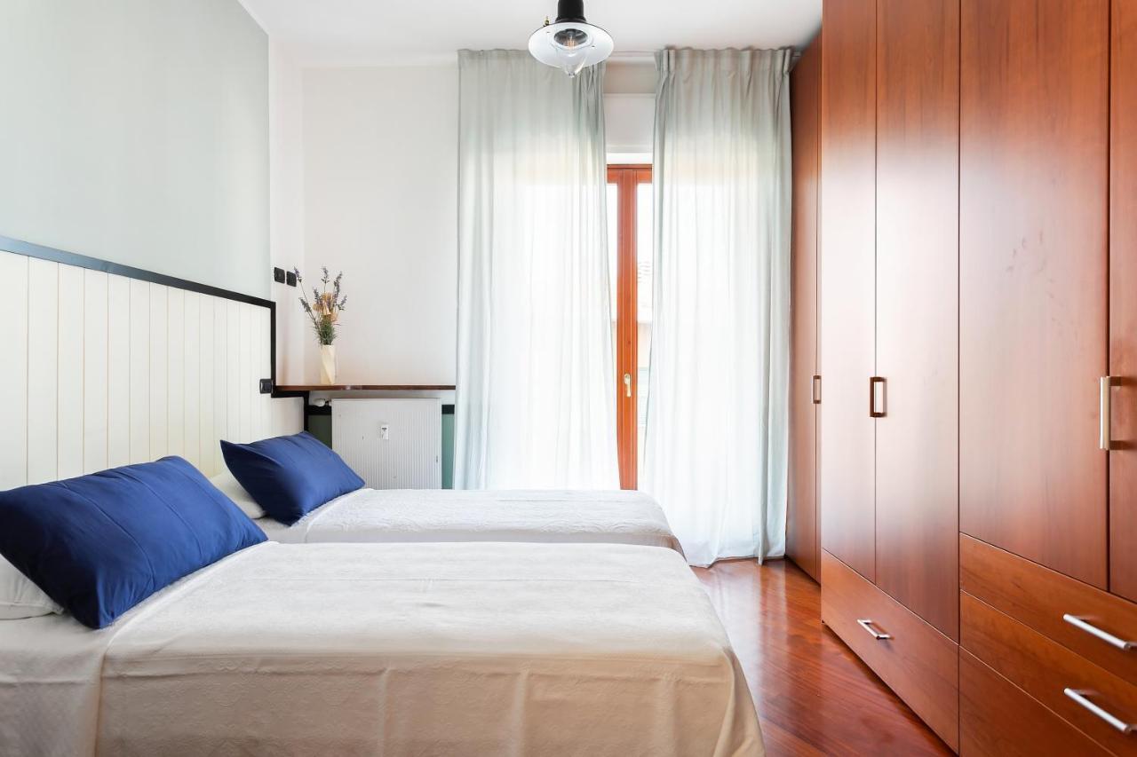 Santa Chiara Apartment By MyhomeinКомо Екстериор снимка